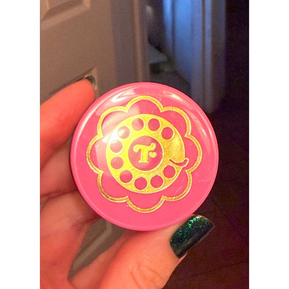Trixie Cosmetics container and packaging
